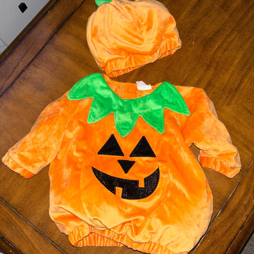 Target Kids Pumpkin Costume - Orange and Green